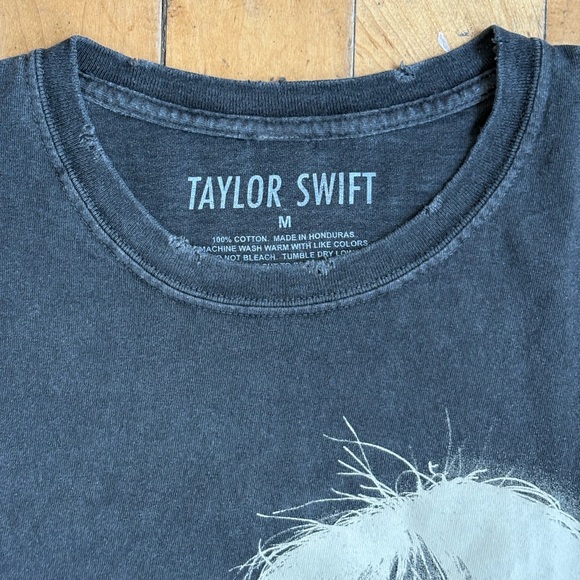 Red (Taylor’s Version) Taylor Swift Charcoal Graphic Tee - Picture 3 of 4